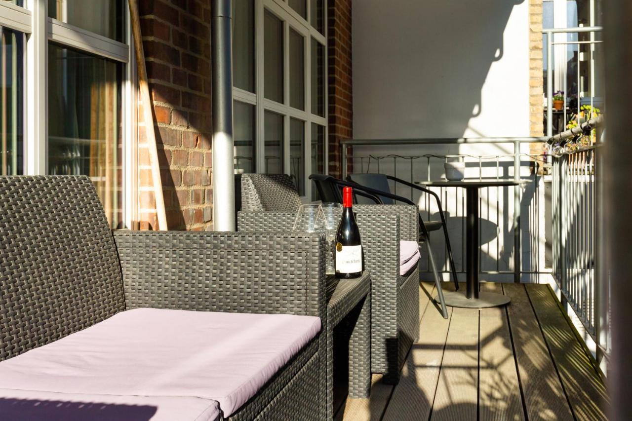200 M Fra Rutebilstation - Privat Terrasse, Grill Apartment Aarhus Exterior photo